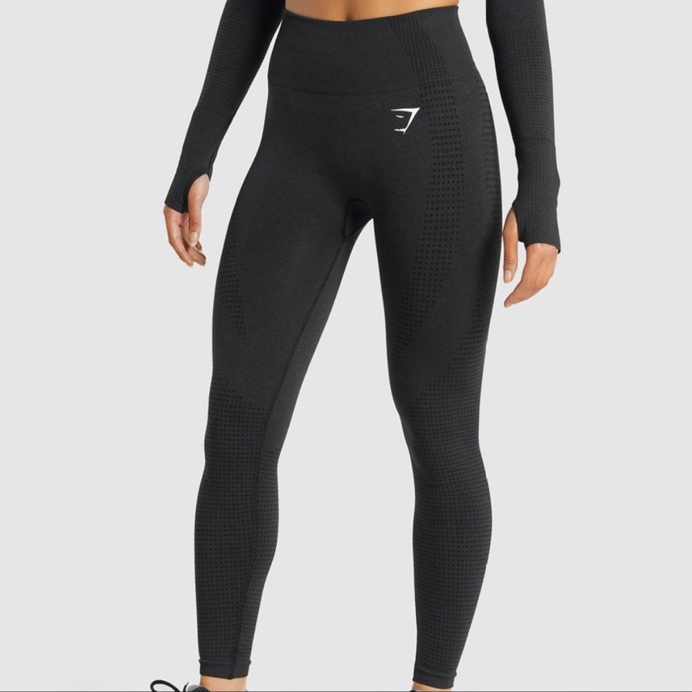 Gym shark leggings